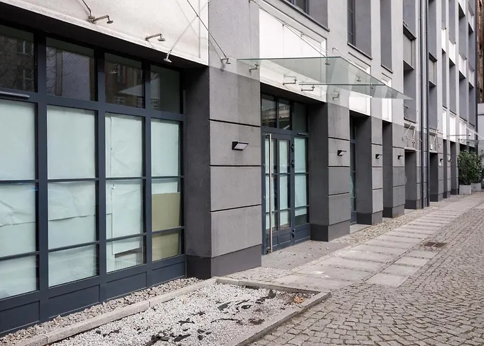 Close-central - Main Rail Station - Kosciuszki 28 *