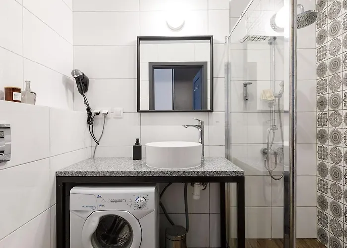 Close-central - Main Rail Station - Kosciuszki 28 *